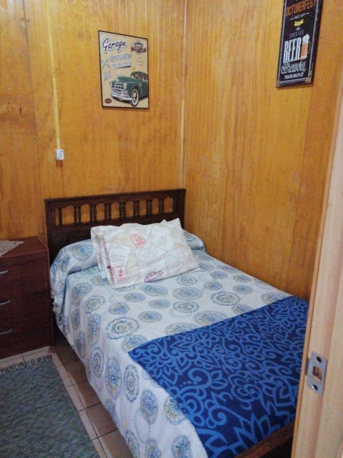 "Mi Hostal Tu Casa" Hostal Familiar Solo Empresas, Turistas Y Viajeros Espacio Para Bicicletas Y Motos Пуерто Монт Екстериор снимка