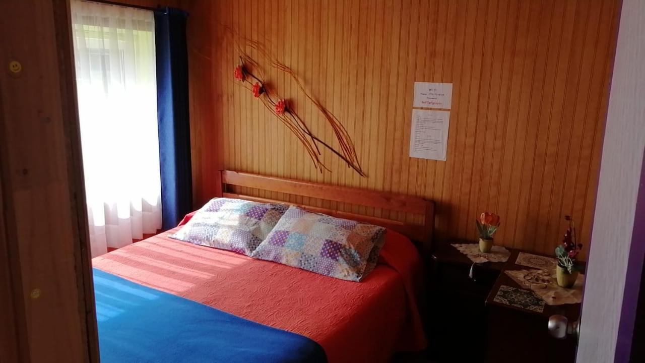 "Mi Hostal Tu Casa" Hostal Familiar Solo Empresas, Turistas Y Viajeros Espacio Para Bicicletas Y Motos Пуерто Монт Екстериор снимка