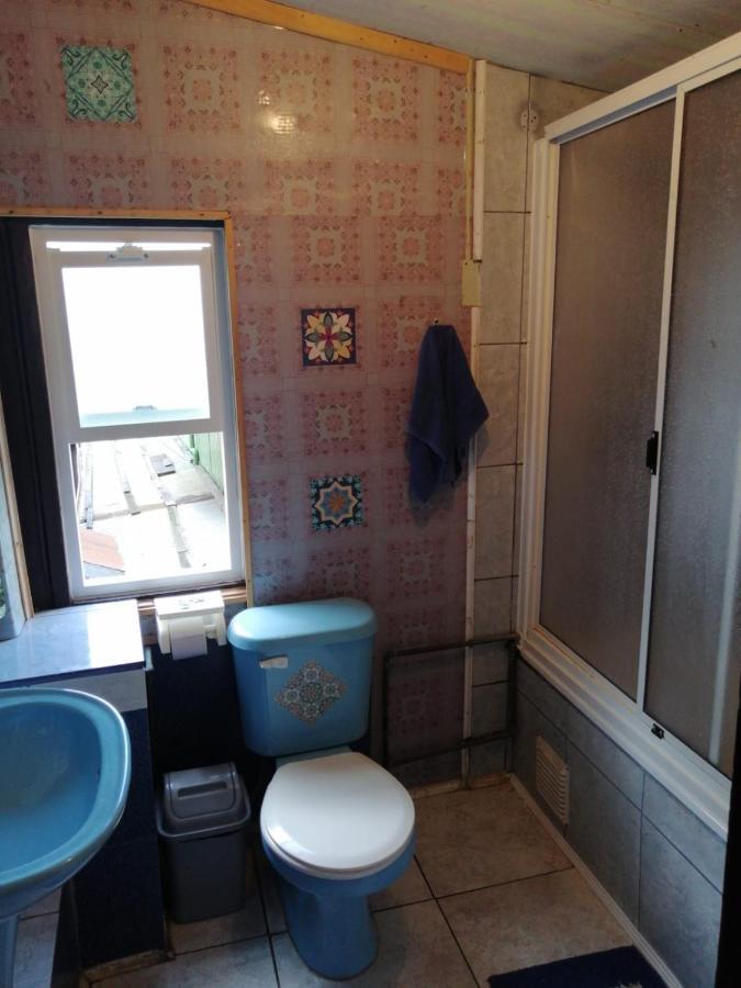 "Mi Hostal Tu Casa" Hostal Familiar Solo Empresas, Turistas Y Viajeros Espacio Para Bicicletas Y Motos Пуерто Монт Екстериор снимка