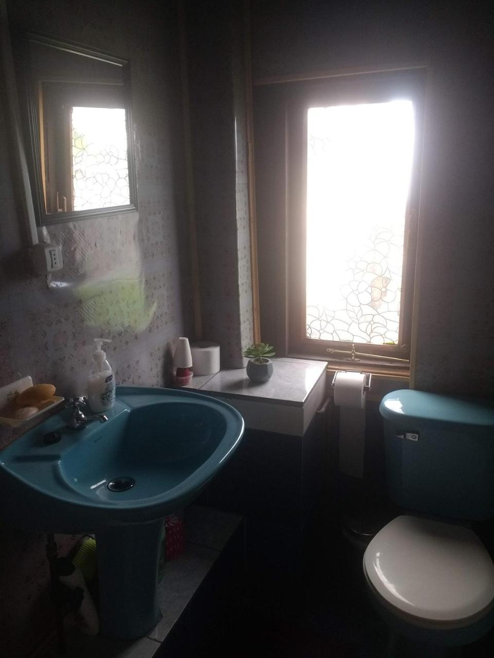 "Mi Hostal Tu Casa" Hostal Familiar Solo Empresas, Turistas Y Viajeros Espacio Para Bicicletas Y Motos Пуерто Монт Екстериор снимка