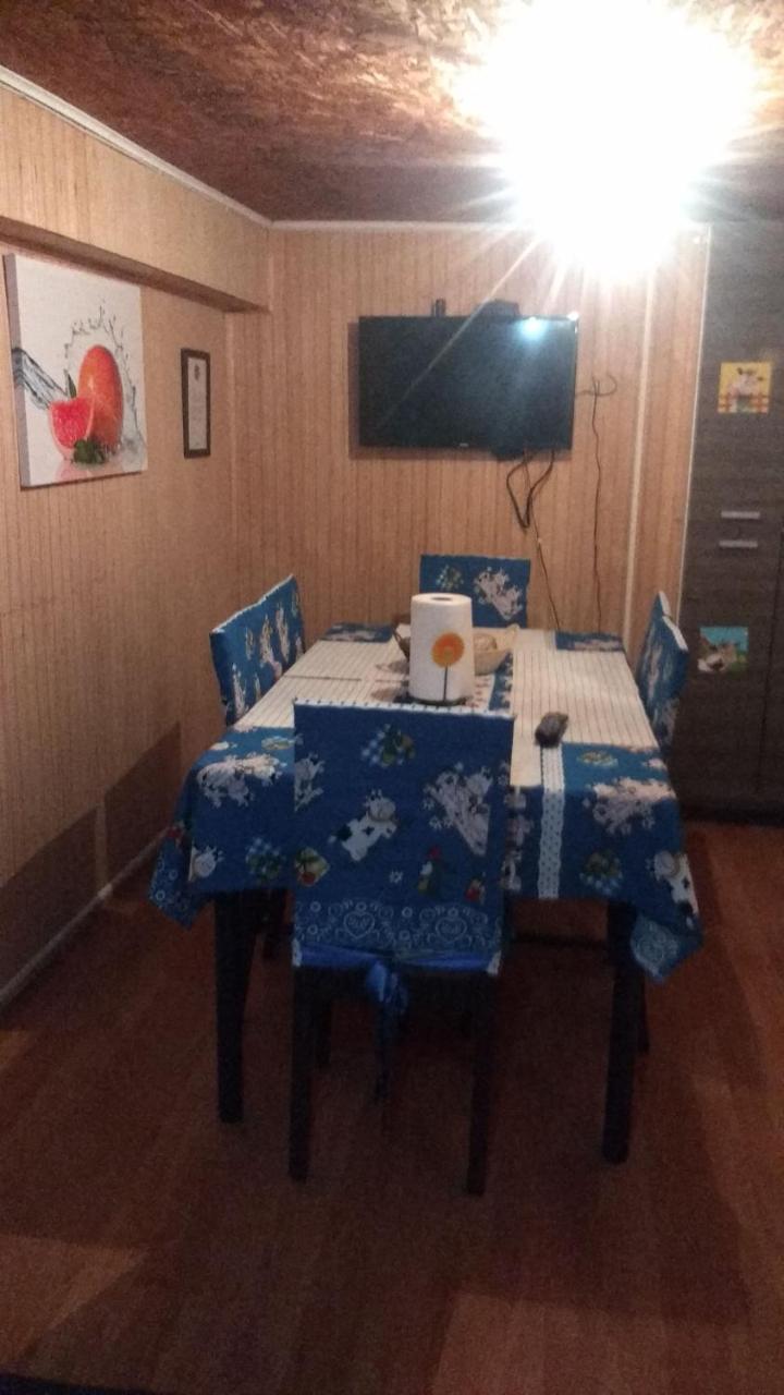 "Mi Hostal Tu Casa" Hostal Familiar Solo Empresas, Turistas Y Viajeros Espacio Para Bicicletas Y Motos Пуерто Монт Екстериор снимка